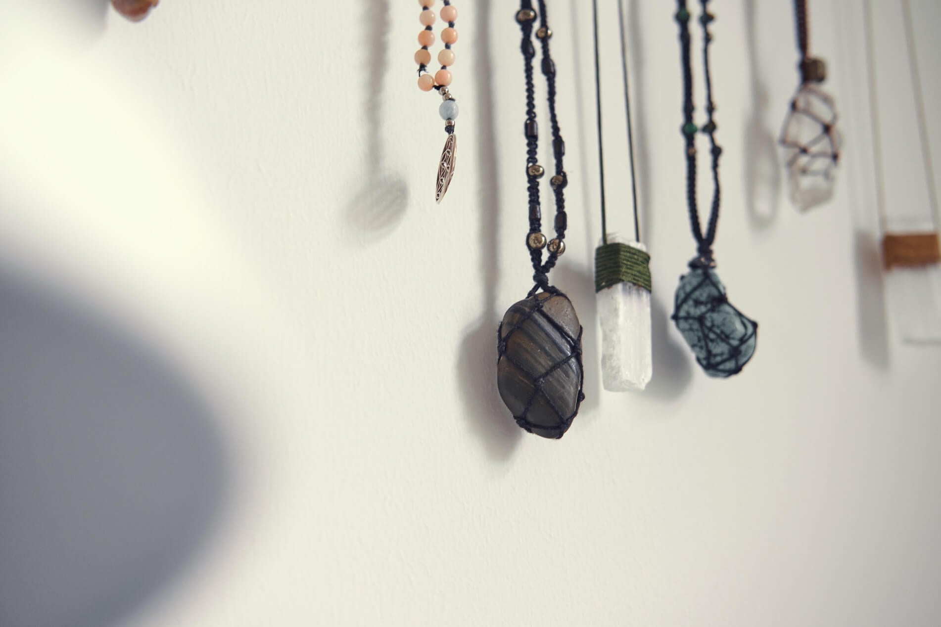 Modern Talismans: Discover the Healing Energy of Crystal Jewellery