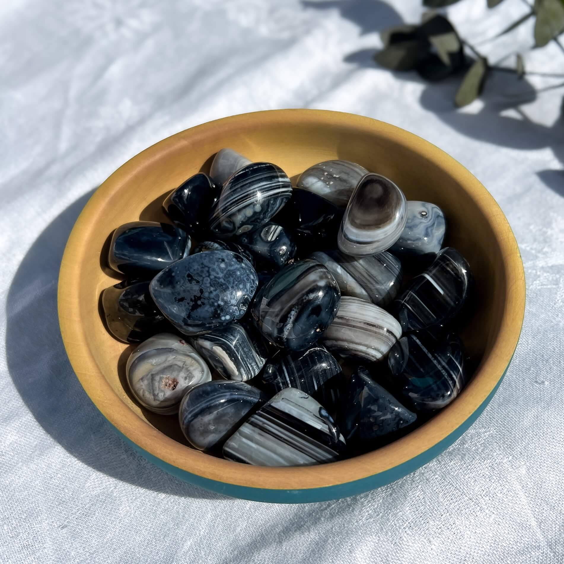 Black Sardonyx Crystal Tumblestones XL