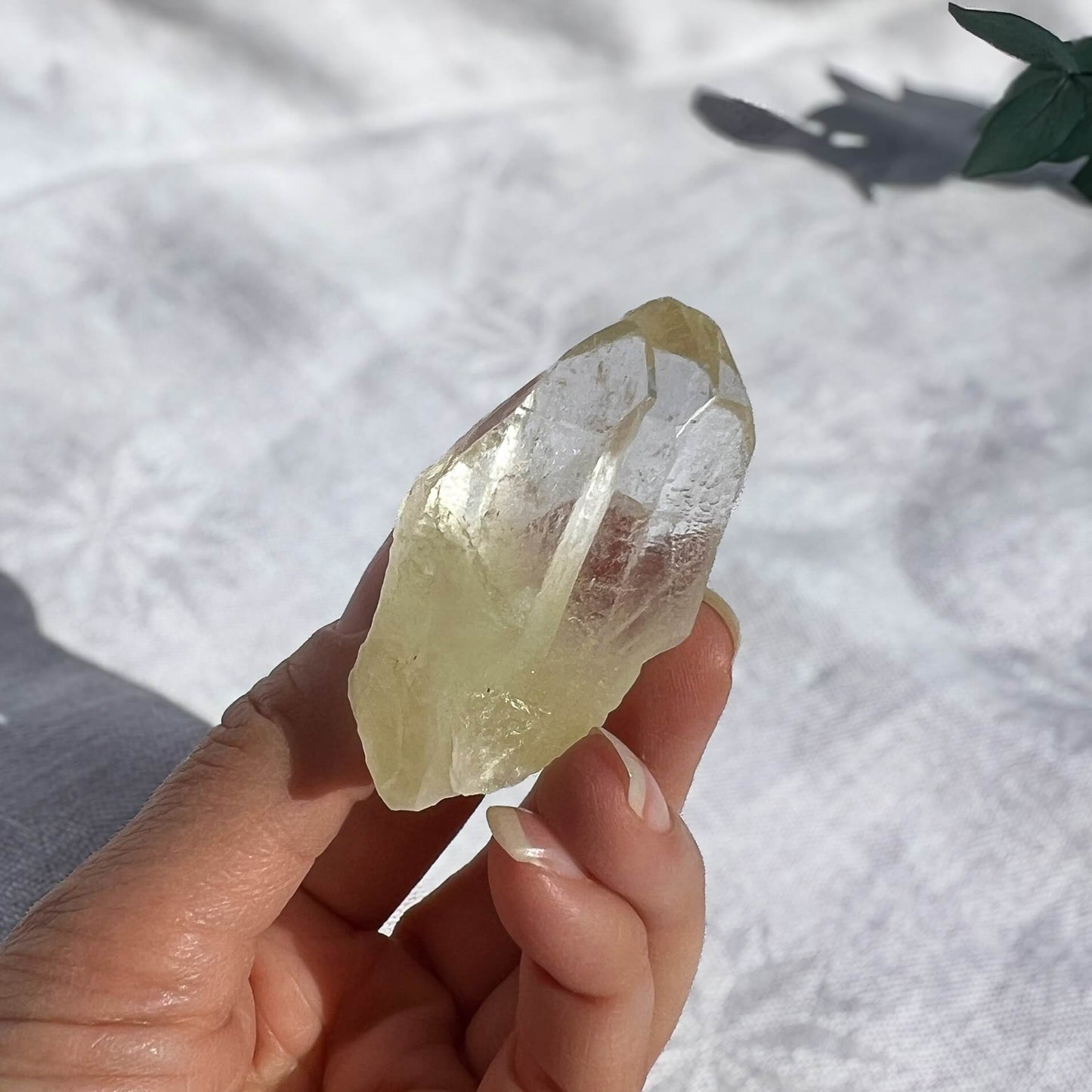 Sulphur Quartz Crystal Points Medium