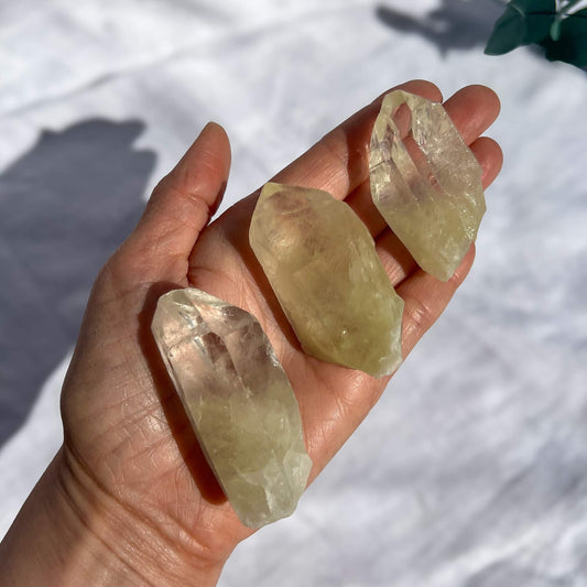 Sulphur Quartz Crystal Points Medium