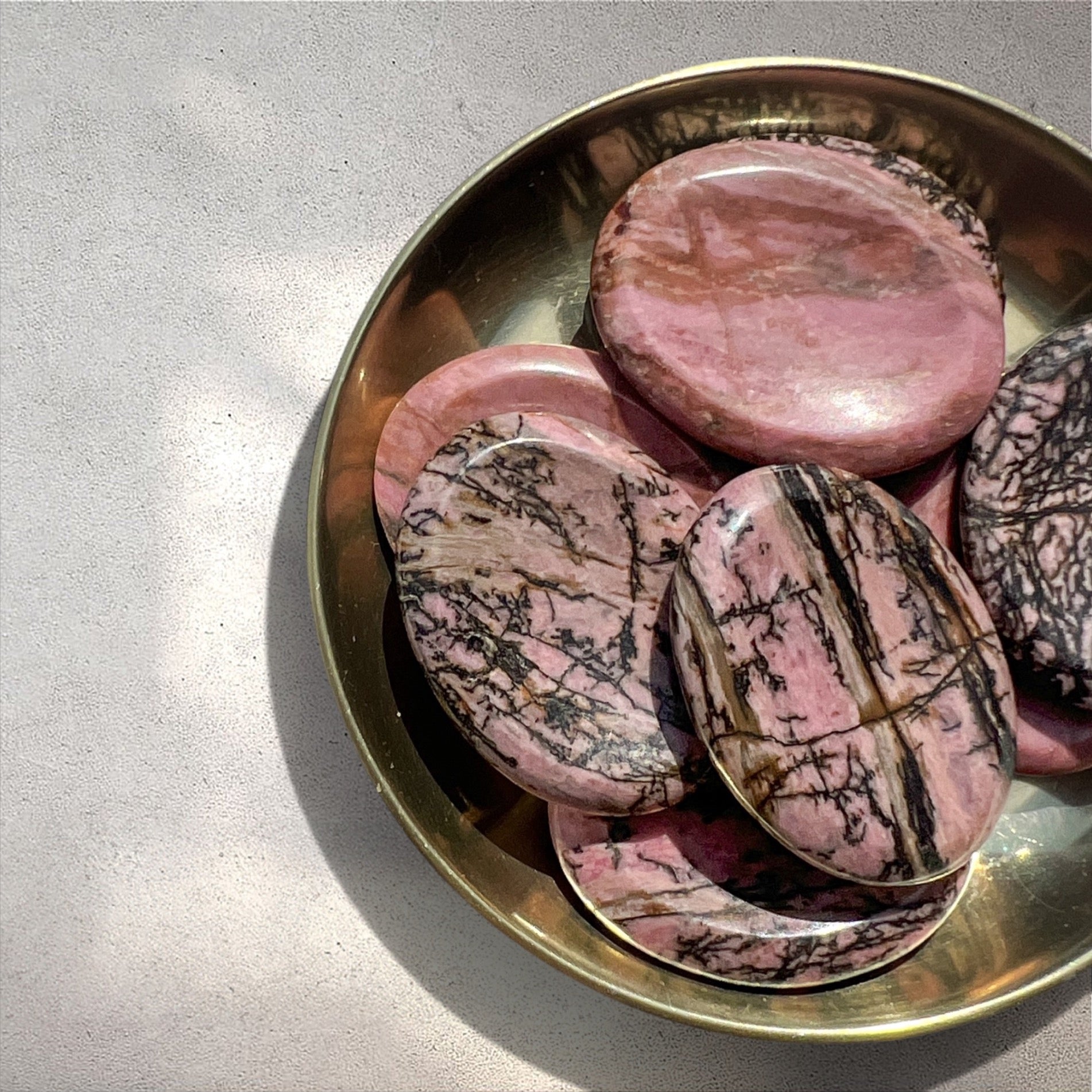Healing Crystal Worry Stone: Rhodonite